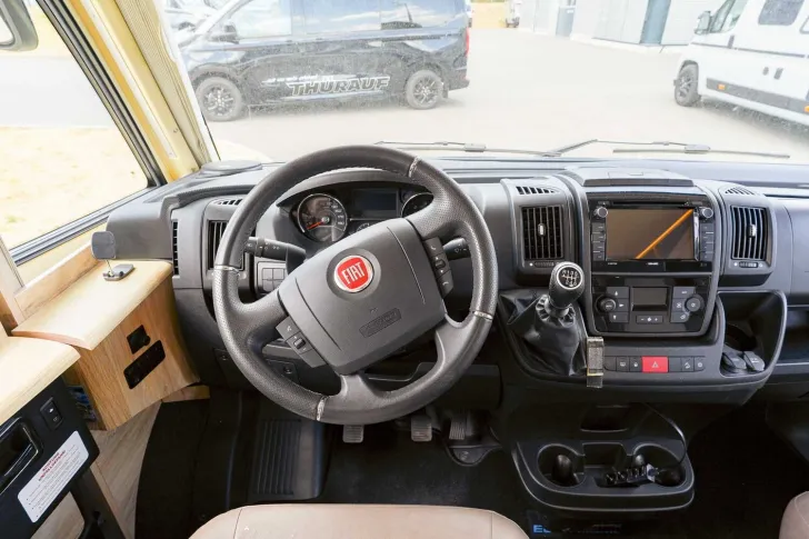 Fahrzeugbild Eura Mobil Integra Line 720 QB 1. Hand / ADLE Heizung #9