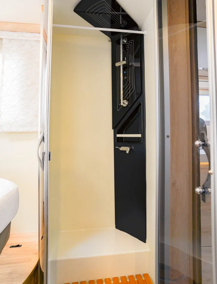 Fahrzeugbild Eura Mobil Integra Line 720 QB 1. Hand / ADLE Heizung #13