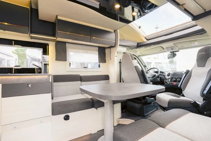 Fahrzeugbild Chausson Teilintegriert 747 GA Klimaanlage / 4.250kg Maxi #7