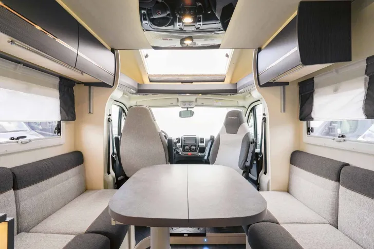 Fahrzeugbild Chausson Teilintegriert 747 GA Klimaanlage / 4.250kg Maxi #8