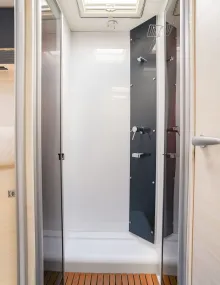 Fahrzeugbild Chausson Teilintegriert 747 GA Klimaanlage / 4.250kg Maxi #14