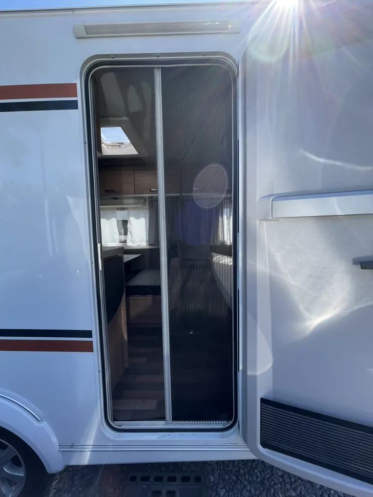 Fahrzeugbild Weinsberg CaraOne EDITION HOT 550 QDK Viel Zubehör #4