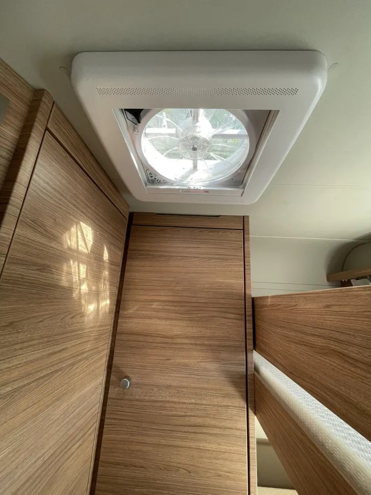 Fahrzeugbild Weinsberg CaraOne EDITION HOT 550 QDK Viel Zubehör #9