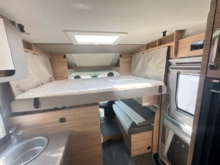 Fahrzeugbild Weinsberg CaraSuite EDITION SPICY 650 MF Automatikgetriebe , Hubbett #16