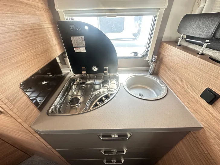 Fahrzeugbild Weinsberg CaraSuite EDITION SPICY 650 MF Automatikgetriebe , Hubbett #19