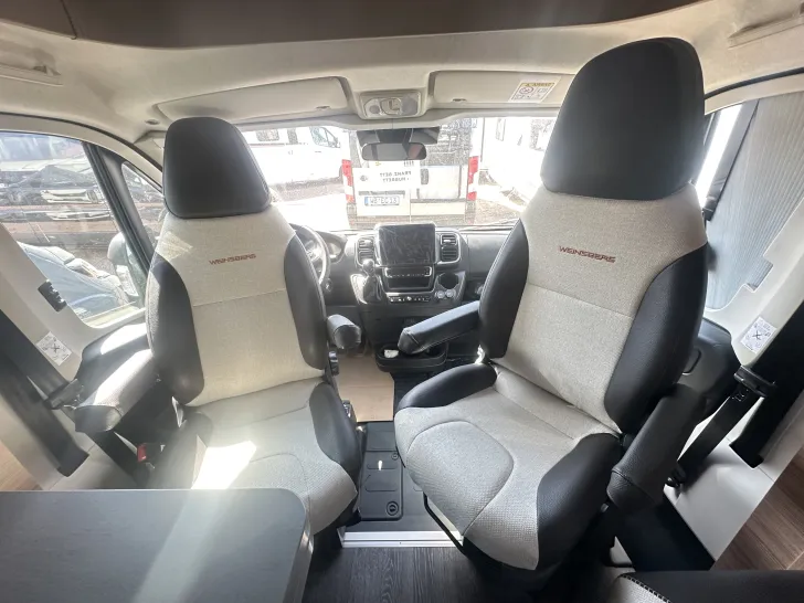 Fahrzeugbild Weinsberg CaraSuite EDITION SPICY 650 MF Automatikgetriebe , Hubbett #13