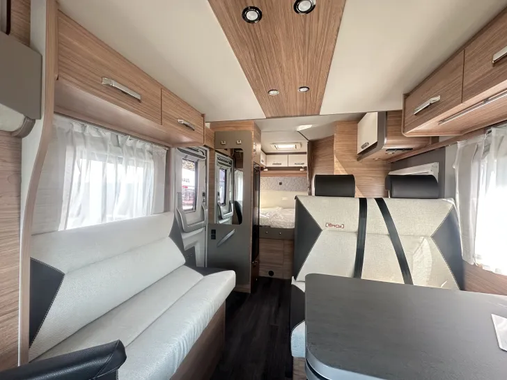 Fahrzeugbild Weinsberg CaraSuite EDITION SPICY 650 MF Automatikgetriebe , Hubbett #8