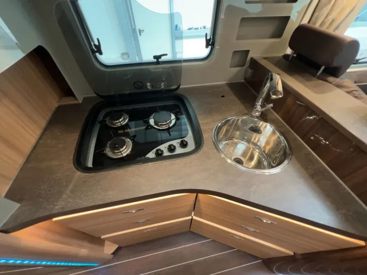 Fahrzeugbild Knaus Sun I 900 LX Autom./Einzelbetten/Hubbett/Markise #16