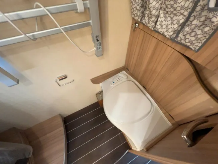Fahrzeugbild Knaus Sun I 900 LX Autom./Einzelbetten/Hubbett/Markise #18