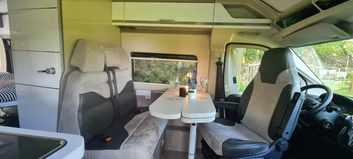 Fahrzeugbild Chausson Vans V697 Road Line Premium 160 PS Dachklima viele Pakete #4