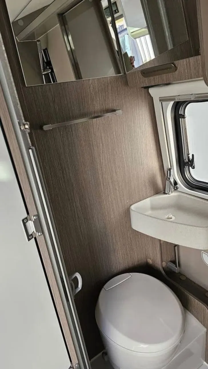 Fahrzeugbild Chausson Vans V697 Road Line Premium 160 PS Dachklima viele Pakete #6
