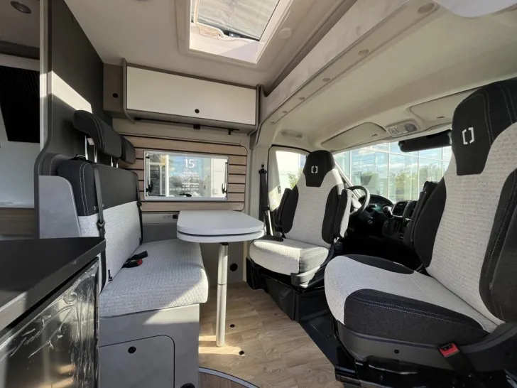 Fahrzeugbild Crosscamp ELMNT 6.4 ES Peugeot #7