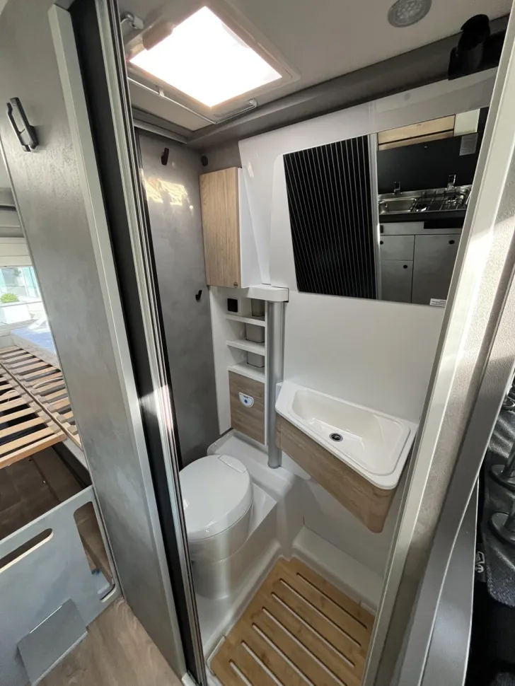 Fahrzeugbild Crosscamp ELMNT 6.4 ES Peugeot #8