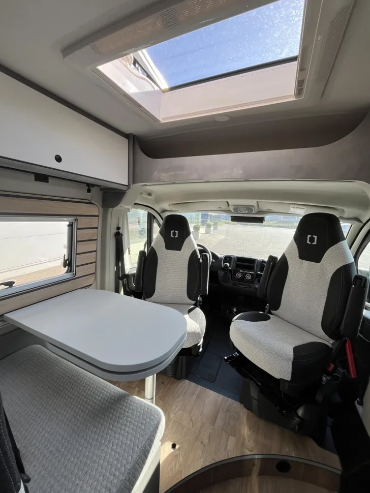 Fahrzeugbild Crosscamp ELMNT 6.4 ES Peugeot #11