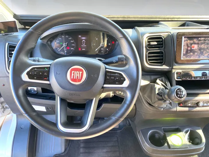Fahrzeugbild Pössl Vario 545 Fiat 140 PS 3,5T mit 4 Personen #8