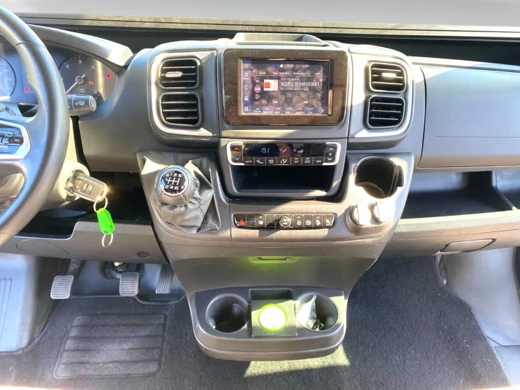 Fahrzeugbild Pössl Vario 545 Fiat 140 PS 3,5T mit 4 Personen #9