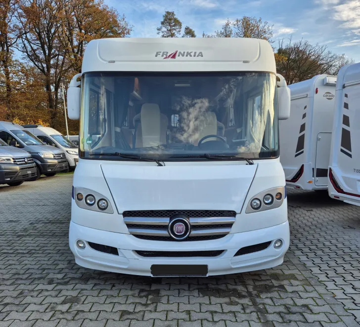 Fahrzeugbild Frankia Holiday Class 680 SD kein Bett,Alde,Solar,Hubstü #3