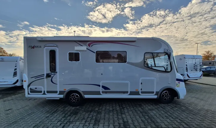 Fahrzeugbild Frankia Holiday Class 680 SD kein Bett,Alde,Solar,Hubstü #4