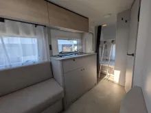 Fahrzeugbild LMC Sassino 470 K 1500kg/Antischlingerkupplung/Etagenbetten/GFK #8