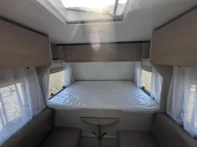 Fahrzeugbild LMC Sassino 470 K 1500kg/Antischlingerkupplung/Etagenbetten/GFK #12