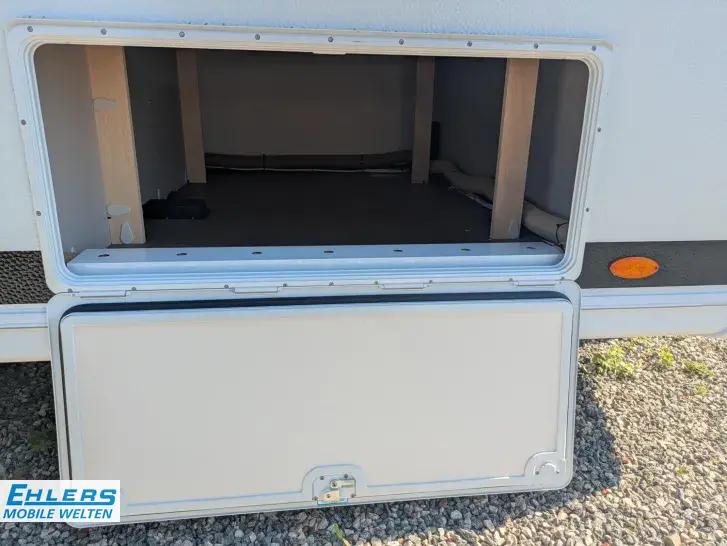 Fahrzeugbild LMC Sassino 470 K 1500kg/Antischlingerkupplung/Etagenbetten/GFK #26