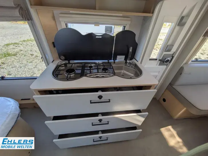 Fahrzeugbild LMC Style 450 D 1800kg/Grey Line/Stützlastanzeige/Insektenschutztür #12