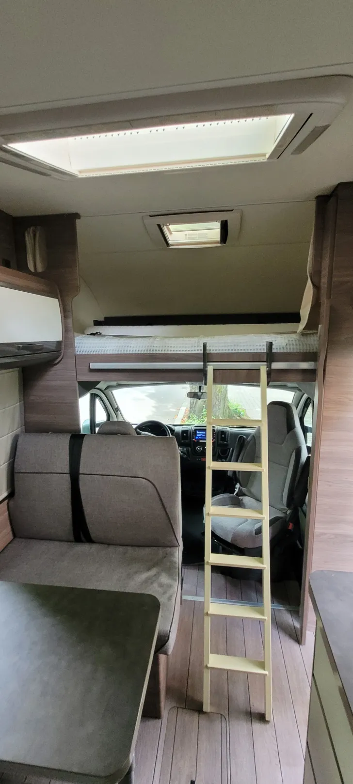 Fahrzeugbild Knaus L!VE Traveller 600 DKG Familienfahrzeug, Top Ausstatt #8