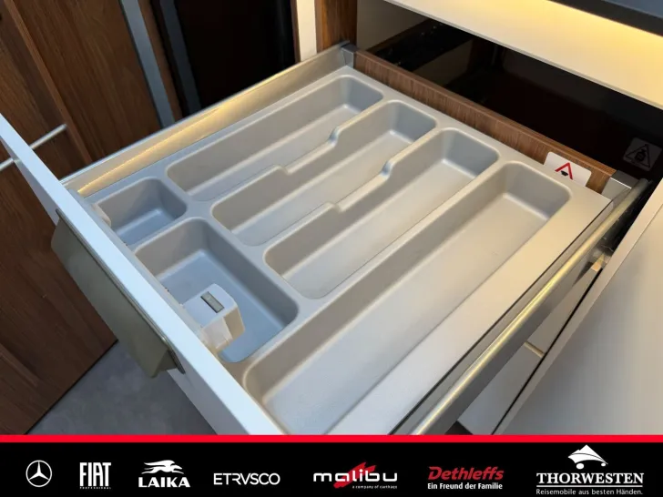 Fahrzeugbild Laika Ecovip Titanio L 3019 Praktisches Badezimmer #18