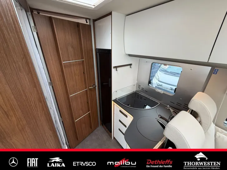 Fahrzeugbild Laika Ecovip Titanio L 3019 Praktisches Badezimmer #21
