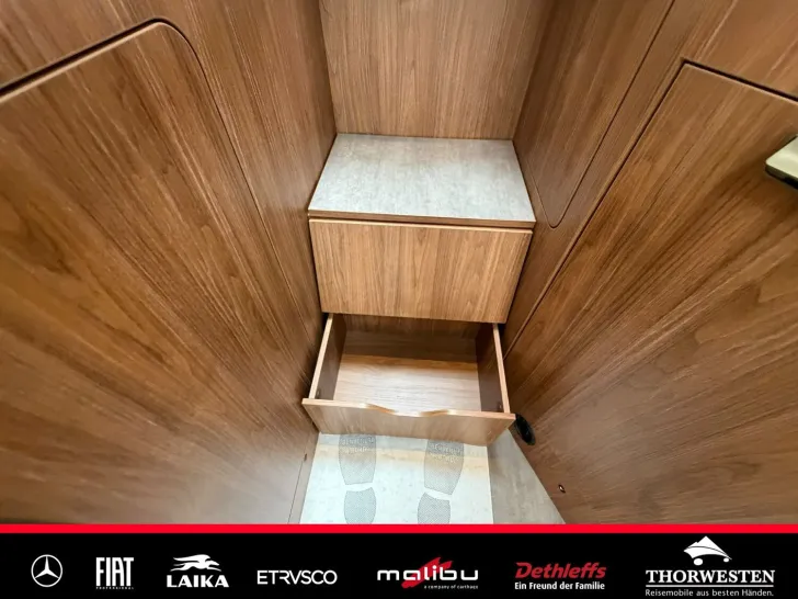 Fahrzeugbild Laika Ecovip Titanio L 3019 Praktisches Badezimmer #27