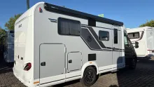 Schräg Hinten Knaus Sky TI 650 MEG Sondermodell