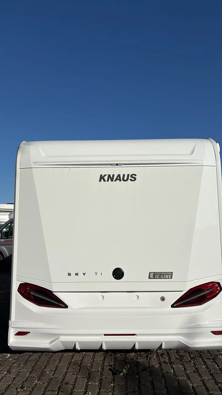 Frontal Hinten Knaus Sky TI 650 MEG Sondermodell