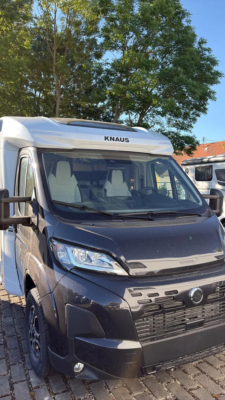 Frontal Vorne Knaus Sky TI 650 MEG Sondermodell