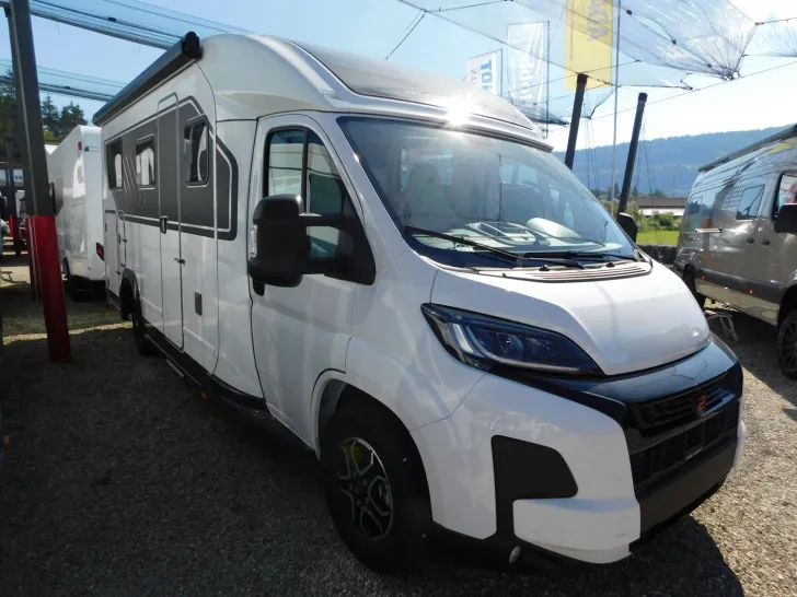 Fahrzeugbild Bürstner Signature SFT 7.0 Festtank-Toilette+Combi6E+Navi #3
