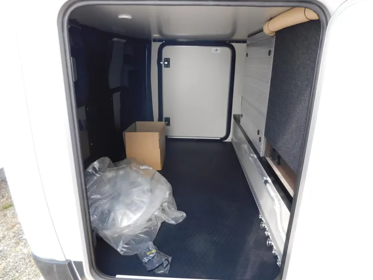 Fahrzeugbild Bürstner Signature SFT 7.0 Festtank-Toilette+Combi6E+Navi #6