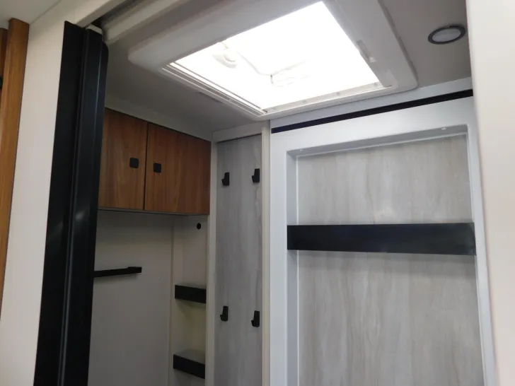 Fahrzeugbild Bürstner Signature SFT 7.0 Festtank-Toilette+Combi6E+Navi #15