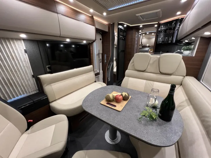 Fahrzeugbild Carthago chic c-line I 5.9 XL LE Strategic Buy (318) #17