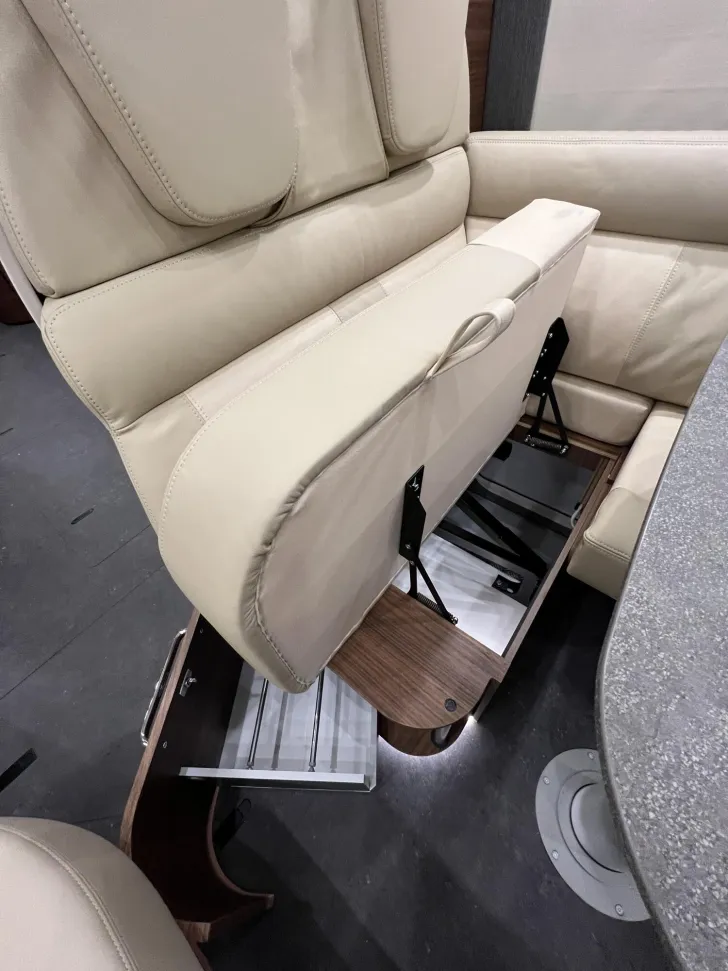 Fahrzeugbild Carthago chic c-line I 5.9 XL LE Strategic Buy (318) #41