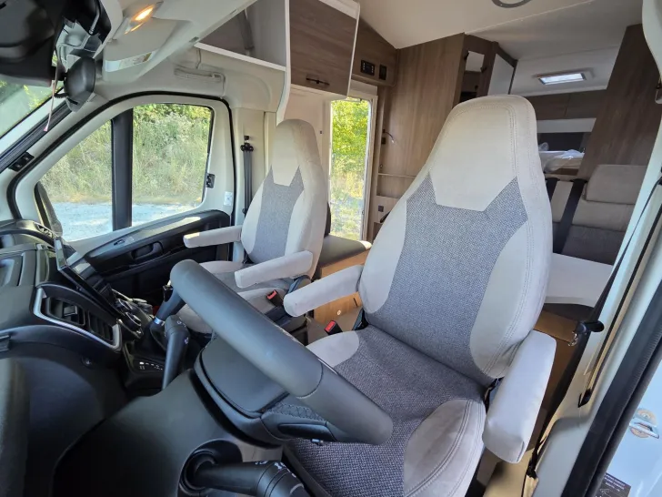 Fahrzeugbild Carado pro A 328 Einzelbetten umbaubar zu Doppelbett #11