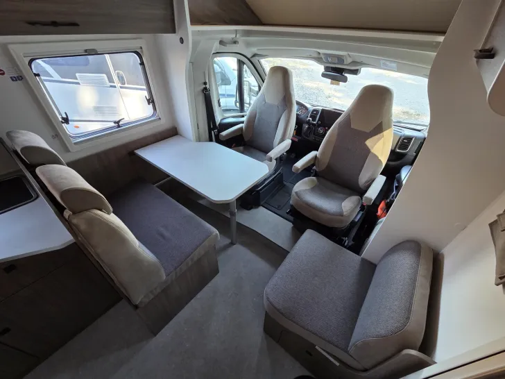 Fahrzeugbild Carado pro A 328 Einzelbetten umbaubar zu Doppelbett #16