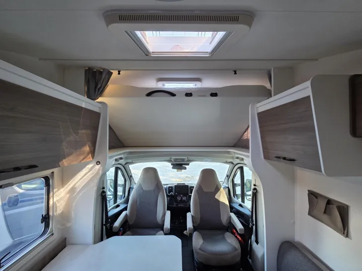 Fahrzeugbild Carado pro A 328 Einzelbetten umbaubar zu Doppelbett #18