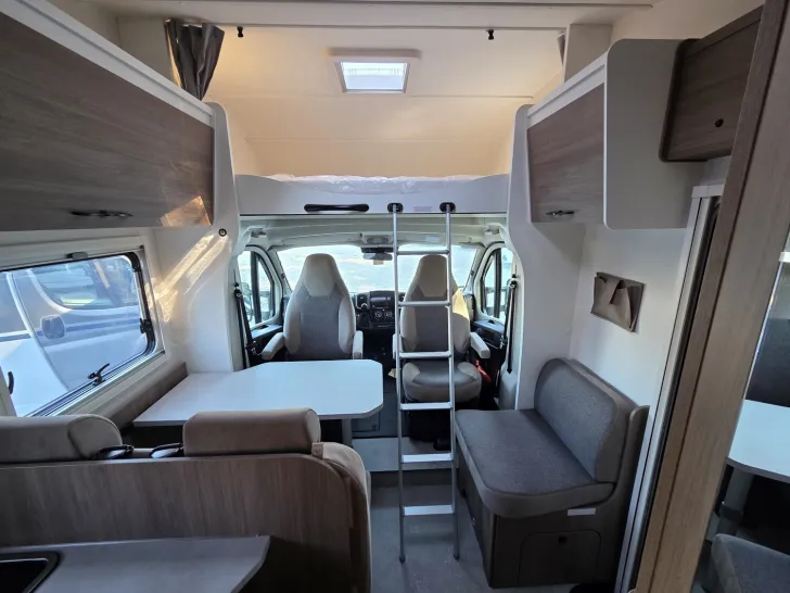 Fahrzeugbild Carado pro A 328 Einzelbetten umbaubar zu Doppelbett #20