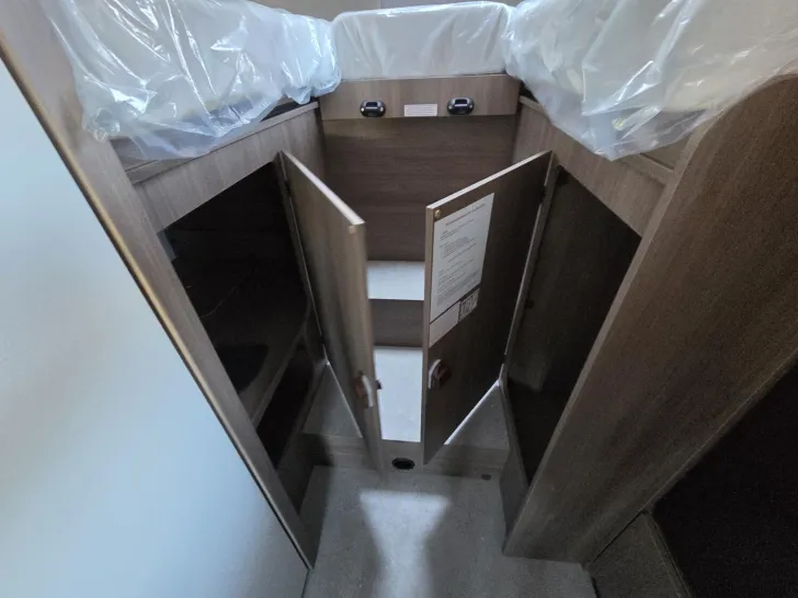 Fahrzeugbild Carado pro A 328 Einzelbetten umbaubar zu Doppelbett #37