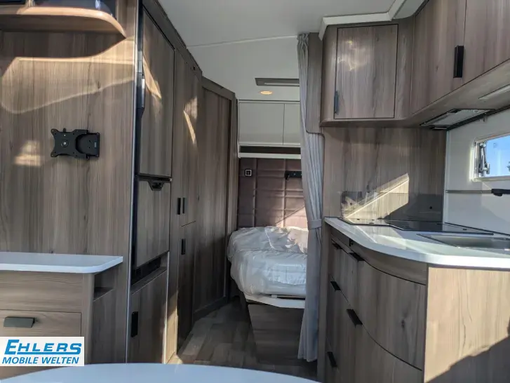 Fahrzeugbild Kabe Briljant 470 XL Antischlingerkupplung/ATC/1700kg/Kompressor Kühlschrank #5
