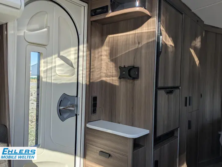 Fahrzeugbild Kabe Briljant 470 XL Antischlingerkupplung/ATC/1700kg/Kompressor Kühlschrank #8