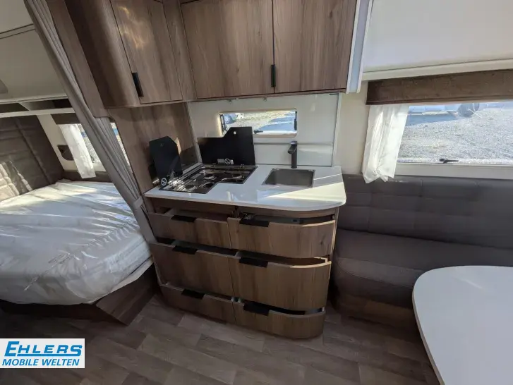 Fahrzeugbild Kabe Briljant 470 XL Antischlingerkupplung/ATC/1700kg/Kompressor Kühlschrank #10