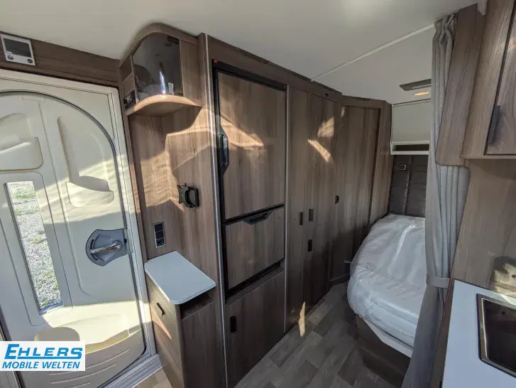 Fahrzeugbild Kabe Briljant 470 XL Antischlingerkupplung/ATC/1700kg/Kompressor Kühlschrank #12