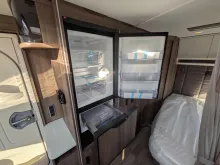 Fahrzeugbild Kabe Briljant 470 XL Antischlingerkupplung/ATC/1700kg/Kompressor Kühlschrank #13