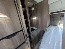 Fahrzeugbild Kabe Briljant 470 XL Antischlingerkupplung/ATC/1700kg/Kompressor Kühlschrank #15