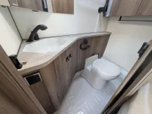 Fahrzeugbild Kabe Briljant 470 XL Antischlingerkupplung/ATC/1700kg/Kompressor Kühlschrank #17